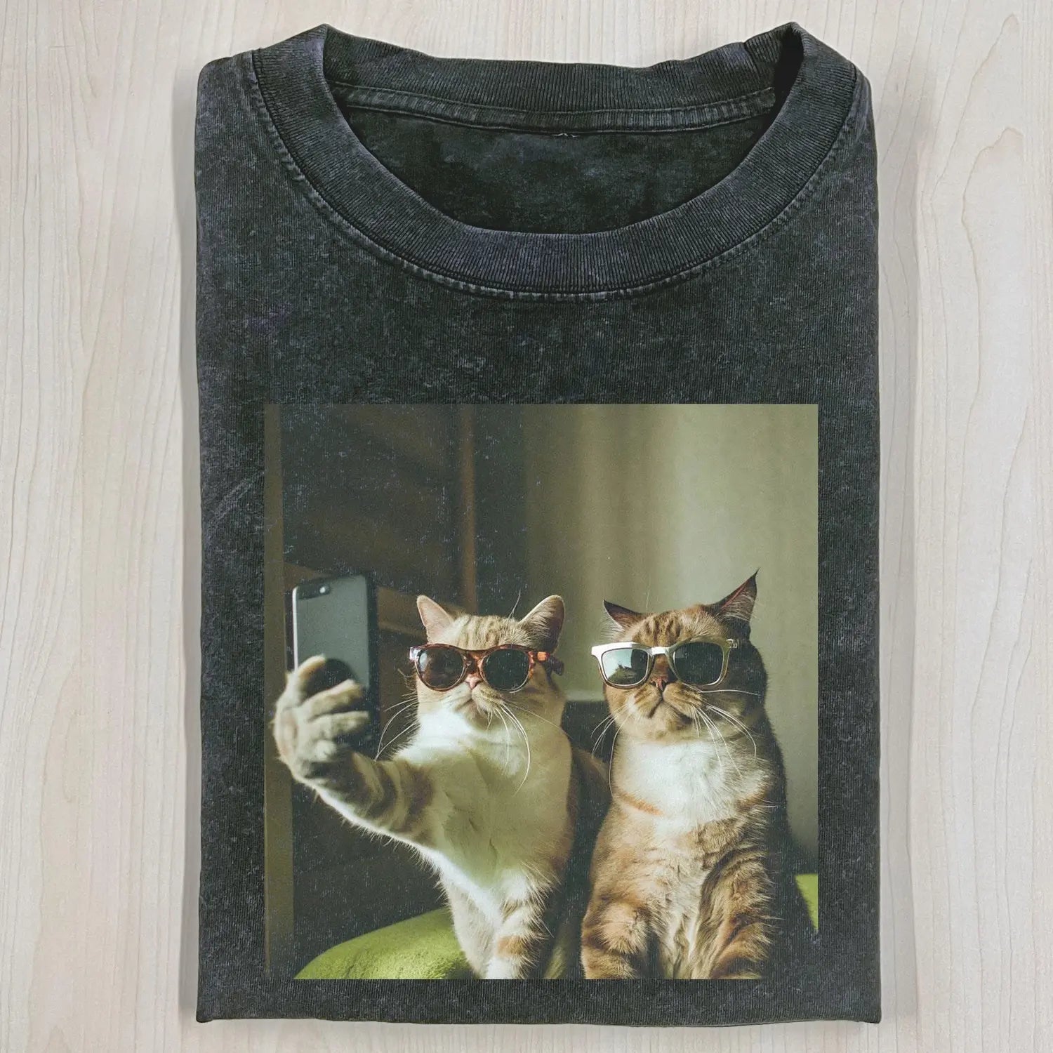 AQCHIC Cat Taking a Selfie Unisex Graphic Heavyweight Cotton Shirt