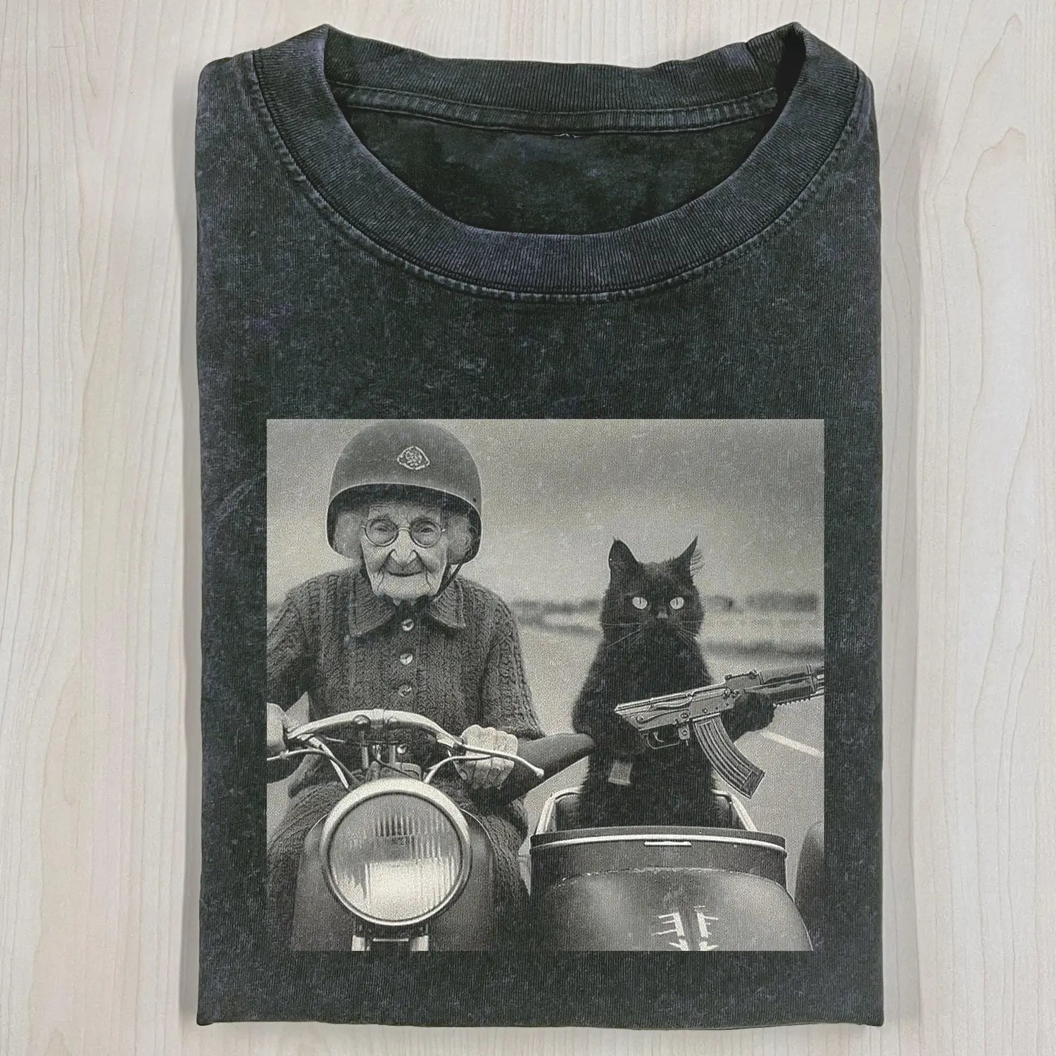 AQCHIC FUNNY GRANDMA AND CAT Unisex Graphic Heavyweight Cotton Shirt
